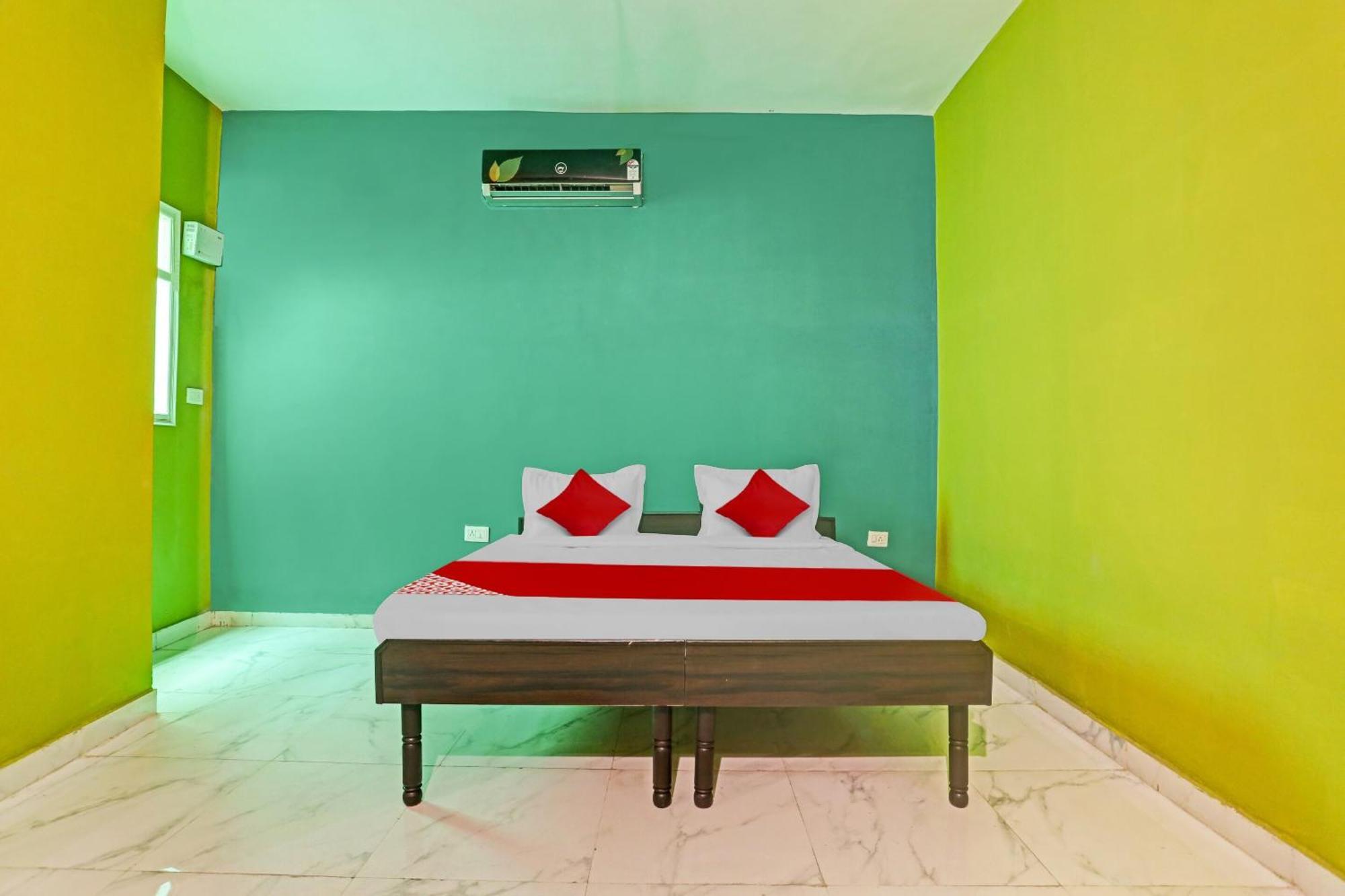 Hotel O Arya Residency Гургаон Экстерьер фото