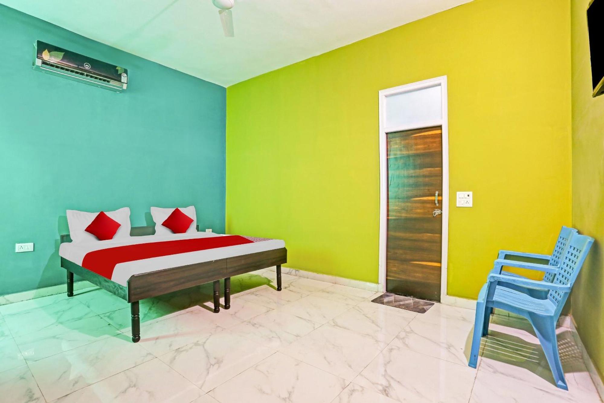 Hotel O Arya Residency Гургаон Экстерьер фото