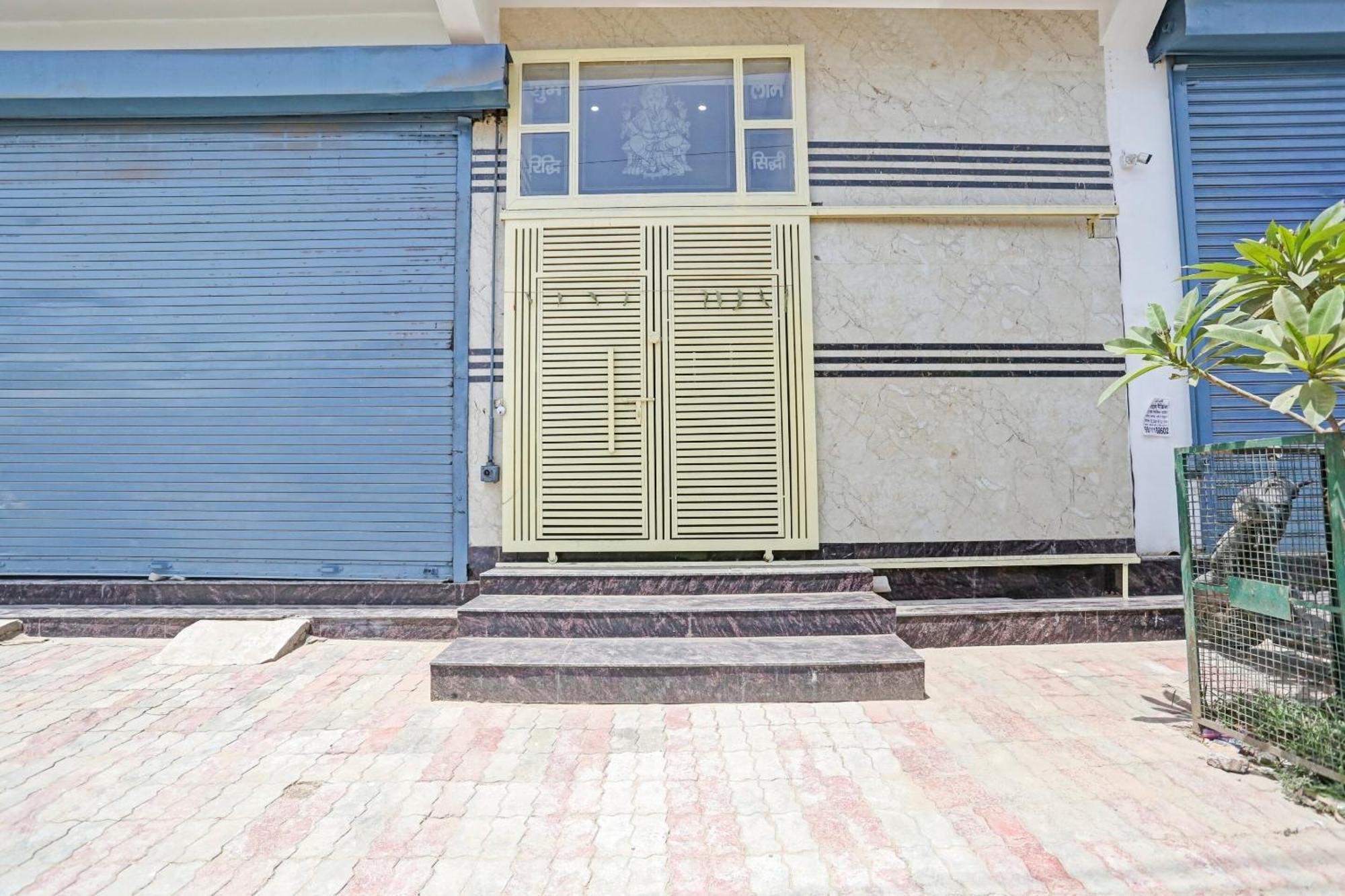 Hotel O Arya Residency Гургаон Экстерьер фото